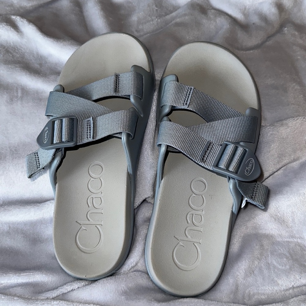 Chaco Chillo Blue/Silver Size 6 Women’s Sandals